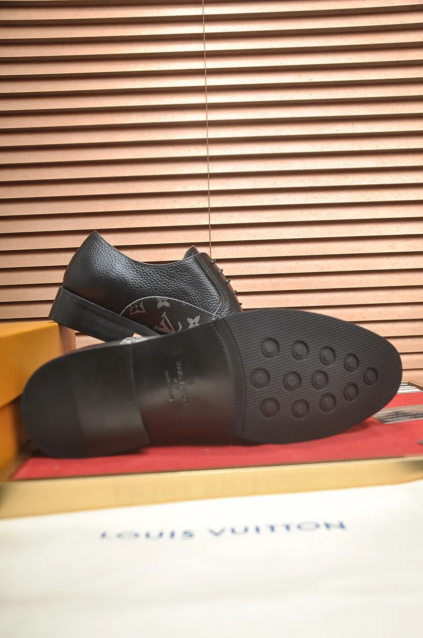 Men's men's shoes 💰500💶 [LV] (original single cowhide lining) 🍀LV's latest genuine leather business suit shoes are launched simultaneously on the official website. The first-layer cowhide imported from Italy is made of heavy gold, 💥official website 1:1 rubber outsole. Versatile to wear, high-end without losing class, and the color combination is extraordinary. This four-season style is alluring when worn on your feet, showing off your big-name flair. Standard code 38-45 (45 customized)